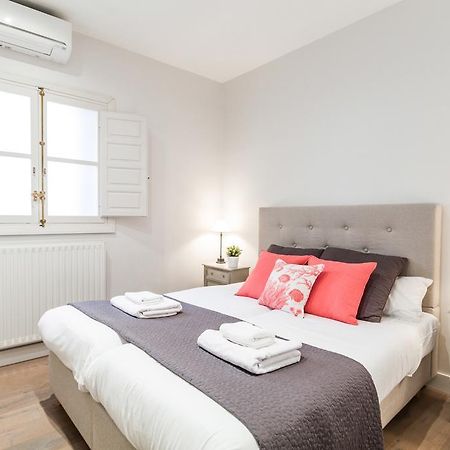 Apartament Pyr Select Plaza Santa Ana Madryt Zewnętrze zdjęcie