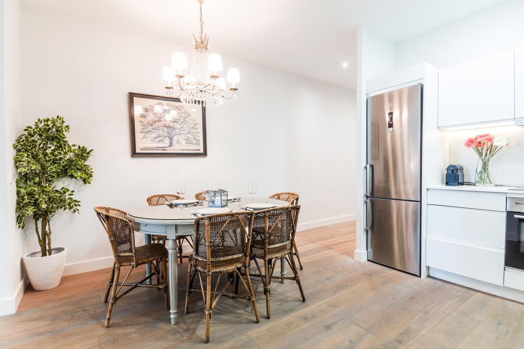 Apartament Pyr Select Plaza Santa Ana Madryt Zewnętrze zdjęcie