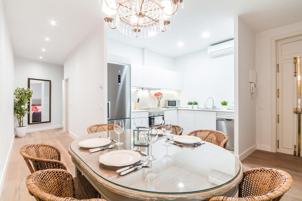 Apartament Pyr Select Plaza Santa Ana Madryt Zewnętrze zdjęcie
