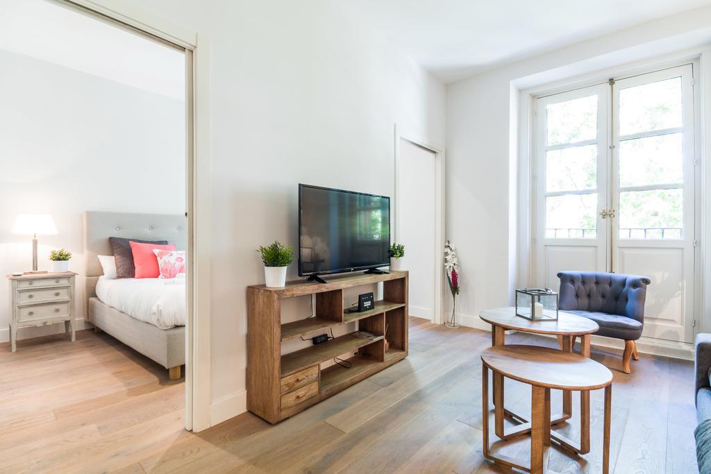 Apartament Pyr Select Plaza Santa Ana Madryt Zewnętrze zdjęcie
