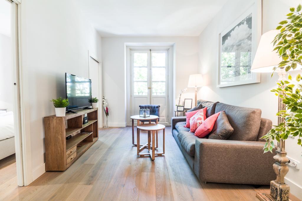 Apartament Pyr Select Plaza Santa Ana Madryt Zewnętrze zdjęcie